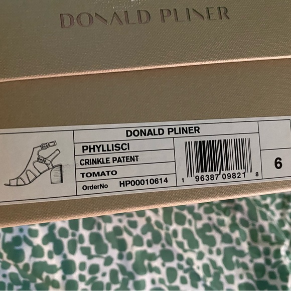 Donald Pliner - Phyllis red sandals size 6 NIB - Picture 4 of 4